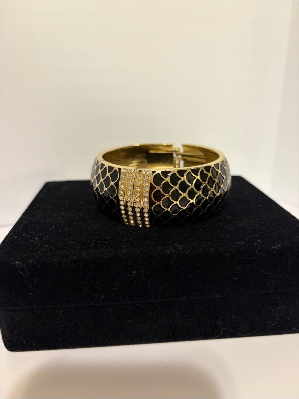 Gold Tone Black Enamel Clamper Bracelet Rhinestone Reptile Pattern Wide Cuff